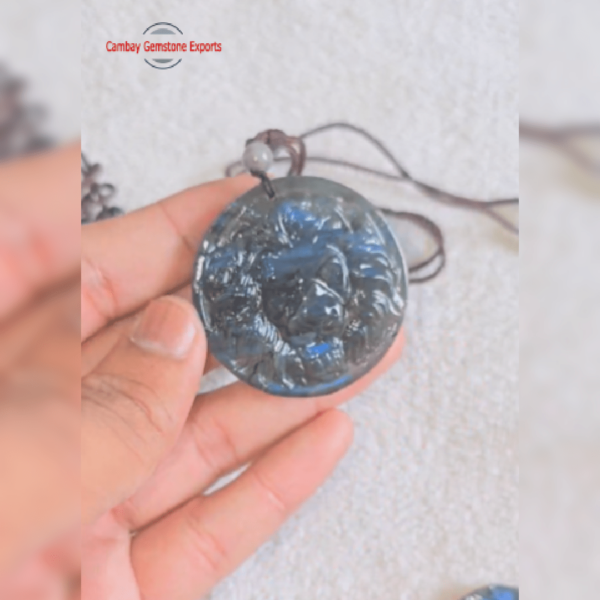 Lion Faced Labradorite Carving Pendants - Image 3