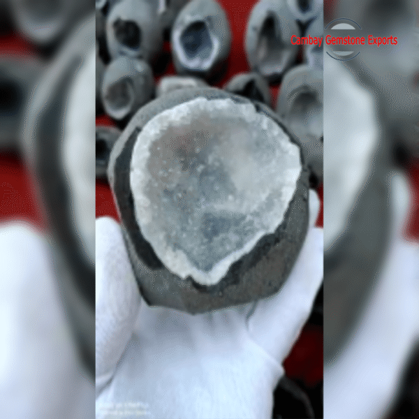 Natural Apophyllite Stone Rock Rough Showpieces For Home Decor Gift