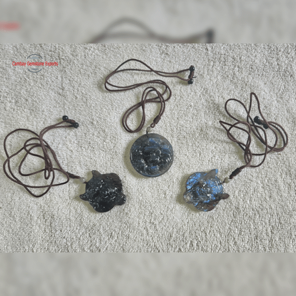 New-Project-2-min-3-1.png Lion Faced Labradorite Carving Pendants