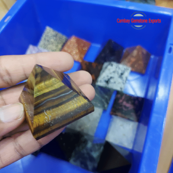 Natural Tiger Eye Gemstone Pyramid High Quality Pyramid Loose Gemstone Pyramid