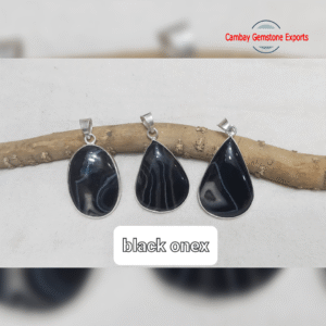 BLACK ONEX CABACHONS PENDANTS