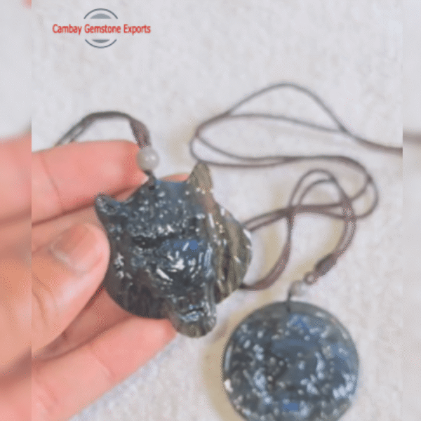 New-Project-21-min-2.png Lion Faced Labradorite Carving Pendants