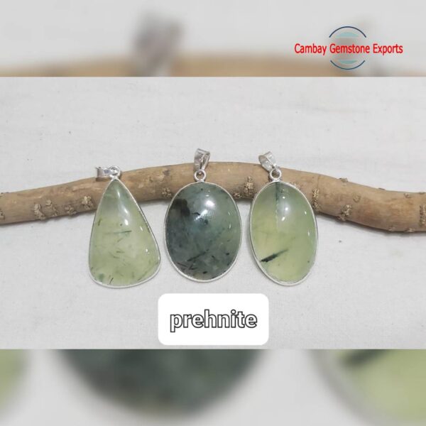 PREHNITE CABACHONS PENDANTS